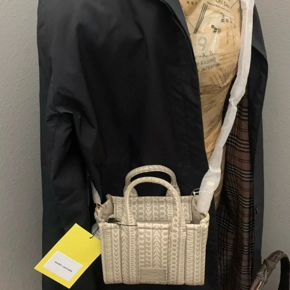 Marc Jacobs Beige Logo Mini Bag. Top handle and crossbody - Picture 9 of 14